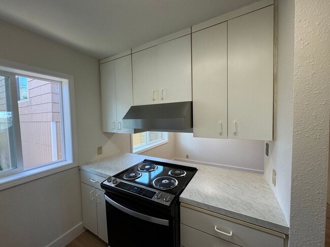 Building Photo - 1041/A/