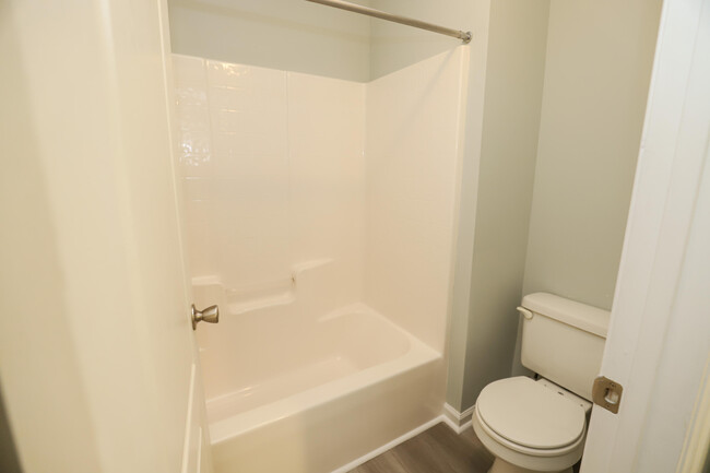 Building Photo - 1406 Leigh Ct