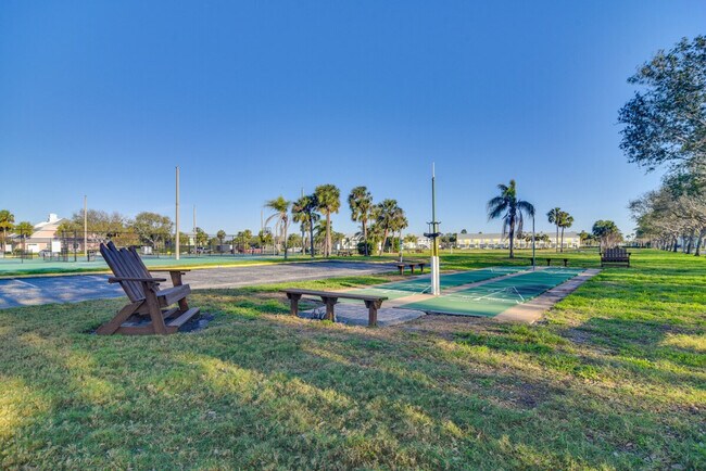 Building Photo - 5172 Coquina Key Dr SE