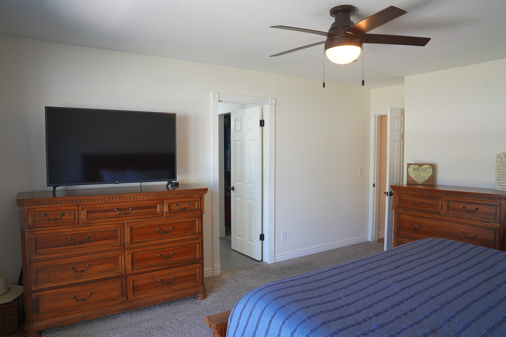 Building Photo - 2526 E Mercer Ln