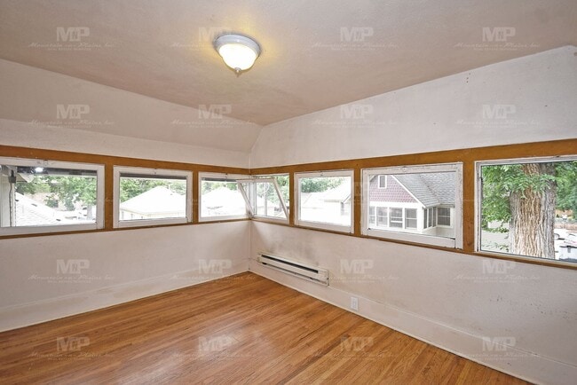 Building Photo - 322 W Laurel St