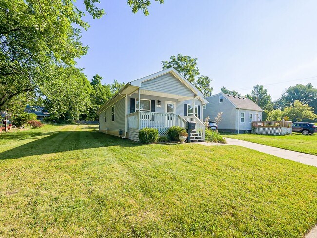 Building Photo - 49 Oakhill St