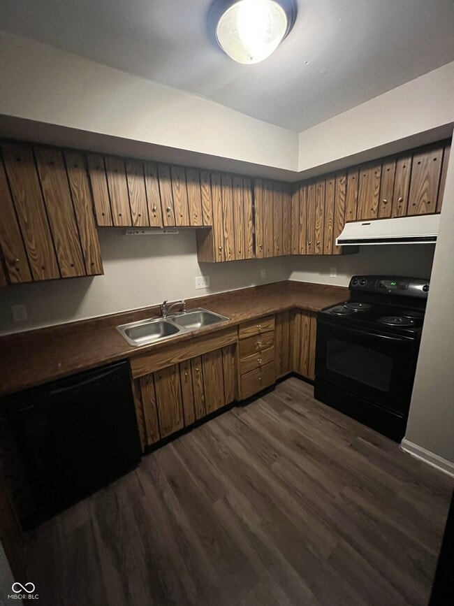 Building Photo - 1310 Millerwood Ct