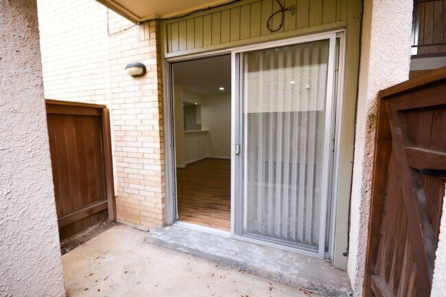 Building Photo - 12816 Midway Rd