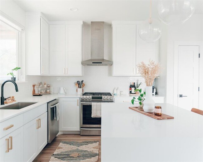 Building Photo - 1106 Walton Ln