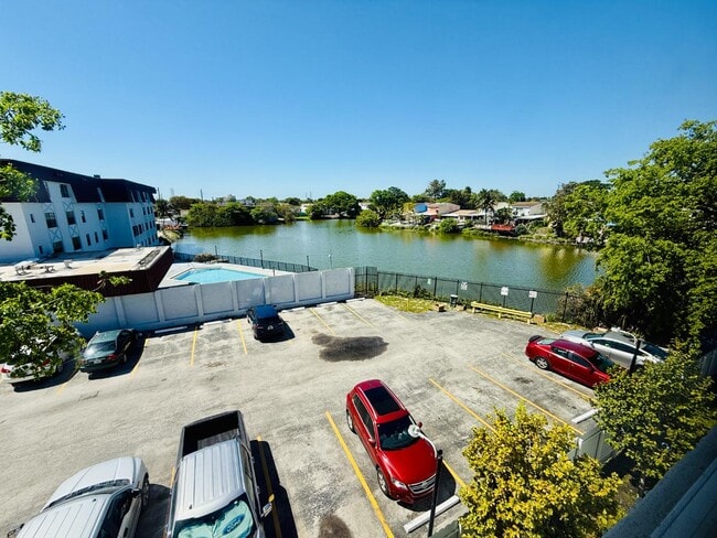 Building Photo - 1295 W 69th St