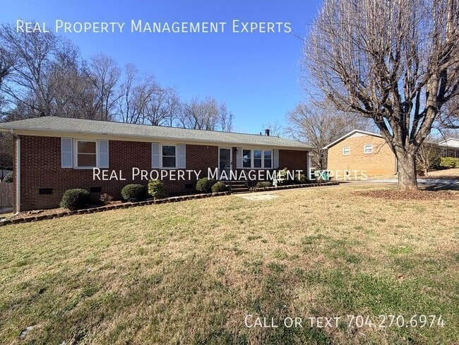 Building Photo - 10109 Windrift Rd