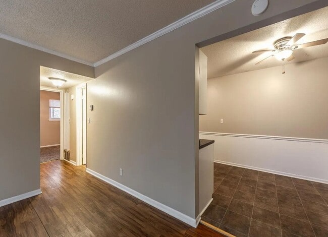 Building Photo - Modern 2BR Condo at Pembroke Gardens – Balcony, Pool Access & Utilities