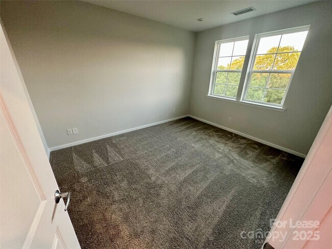 Building Photo - 4455 Reed Crk Dr