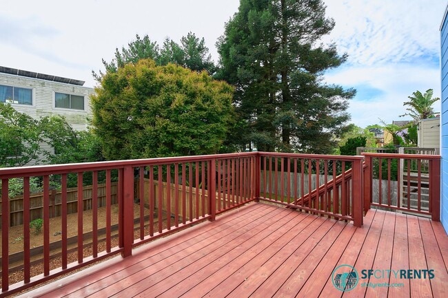 Building Photo - Sunnyside: Newly Renovated Single Family H...