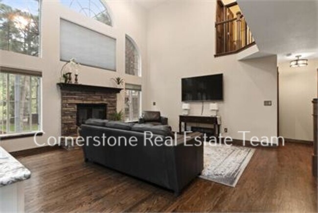 Building Photo - 355 Paisley Dr