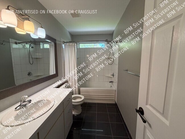 Building Photo - 6206 Pine Needle Dr