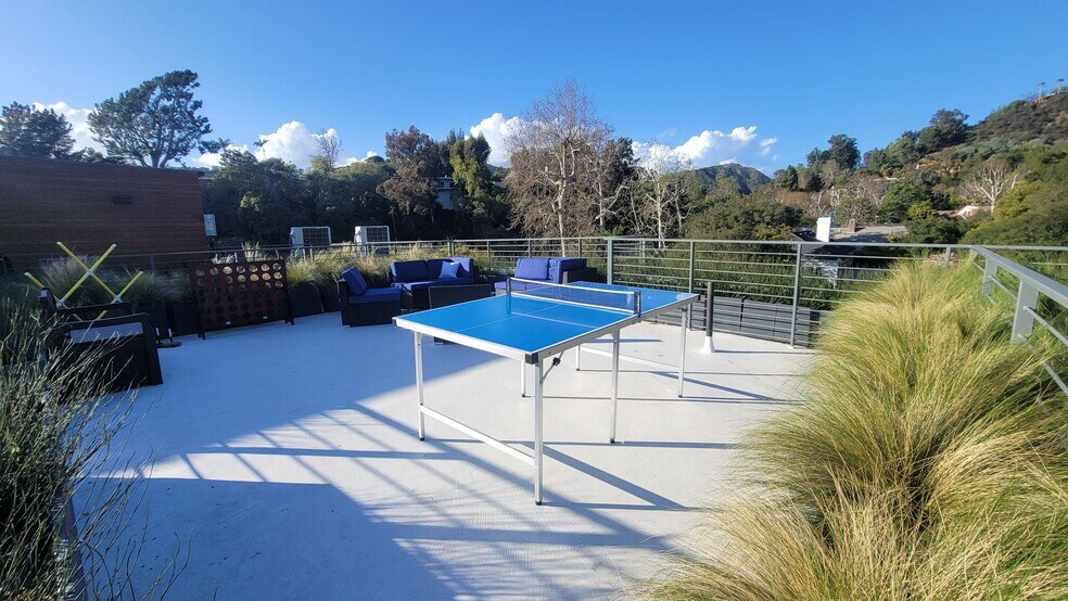 Building Photo - 862 Moraga Dr