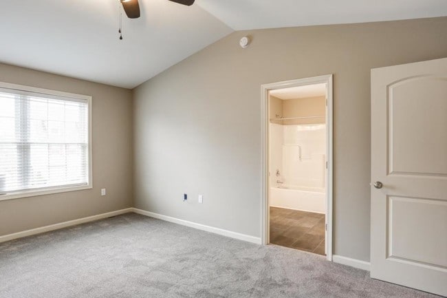 Building Photo - 30 Brook Side Dr