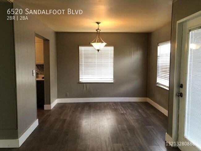Building Photo - 6520 Sandalfoot Blvd