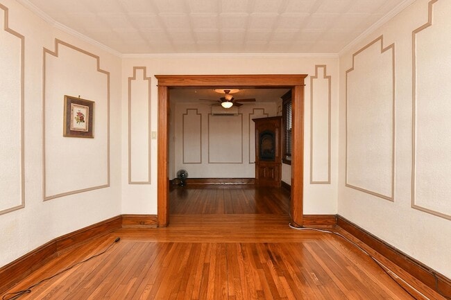 Building Photo - 610 Columbia Ave