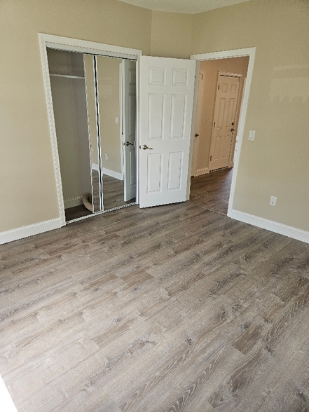 Building Photo - 15 Warsaw Ave