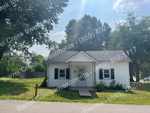 Building Photo - Newly Renovated 2-Bedroom, 1-Bath Home wit...