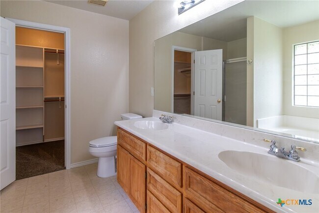 Building Photo - 5505 Gunnison Dr