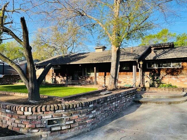 Building Photo - 3151 Rubicon Way