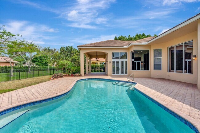 Building Photo - 3203 W Stonebrook Cir