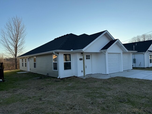 Building Photo - BRAND NEW BUILD: 3 BEDROOM/ 2 BATHROOM HOUSE IN CARTERVILLE MO WITH 2 CAR GARAGE!!!