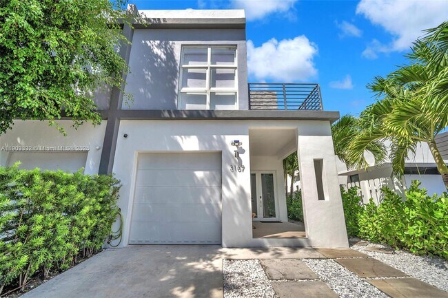 Building Photo - 3167 SW 25th St