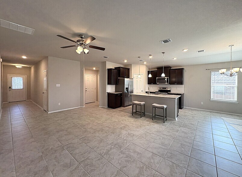 Building Photo - 2418 Corradino St