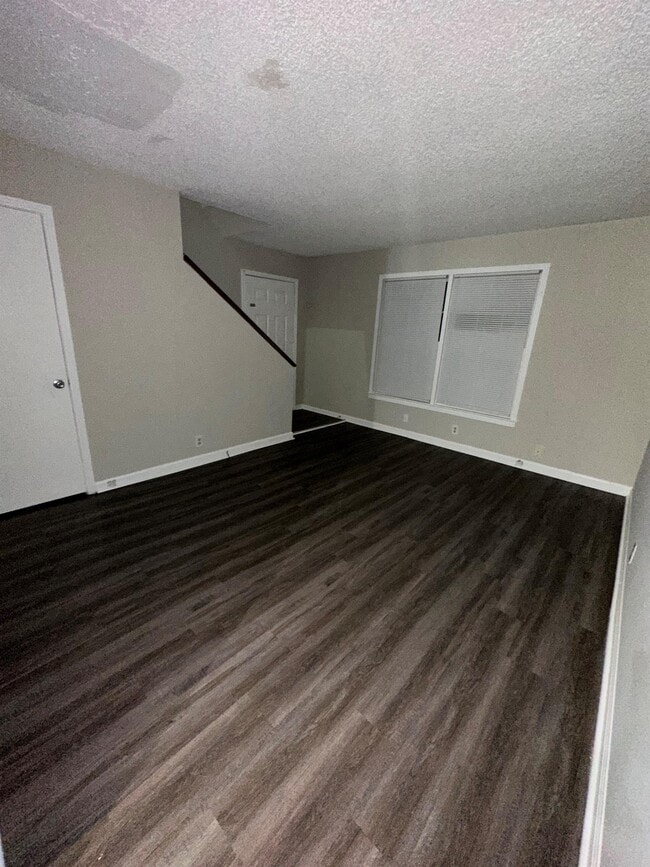 Building Photo - 748 Holder Dr