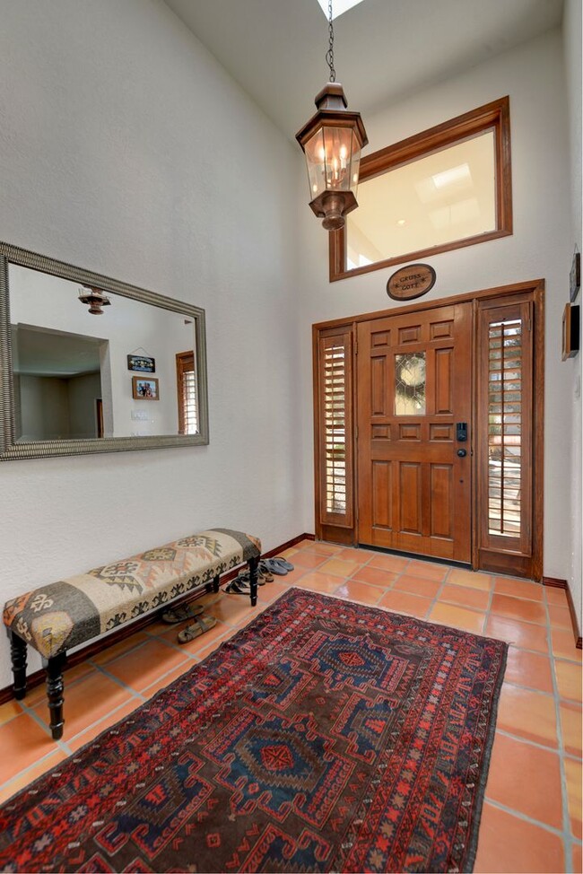 Building Photo - Stunning 4-Bedroom Albuquerque Foothill Ho...