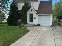 Building Photo - 12 Cleveland Dr