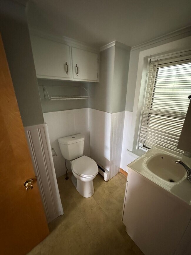 Building Photo - 10 Portland St