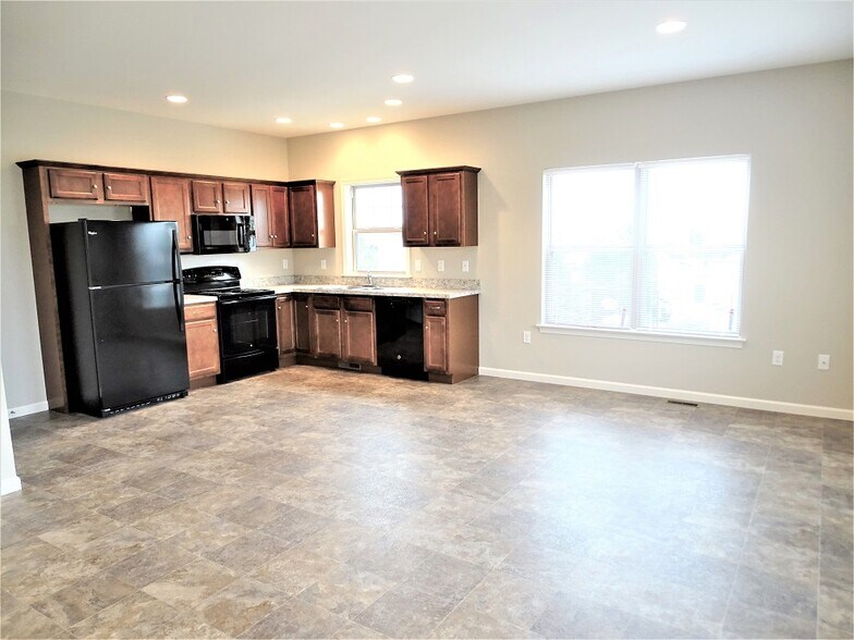 Building Photo - 52 Michael Ln