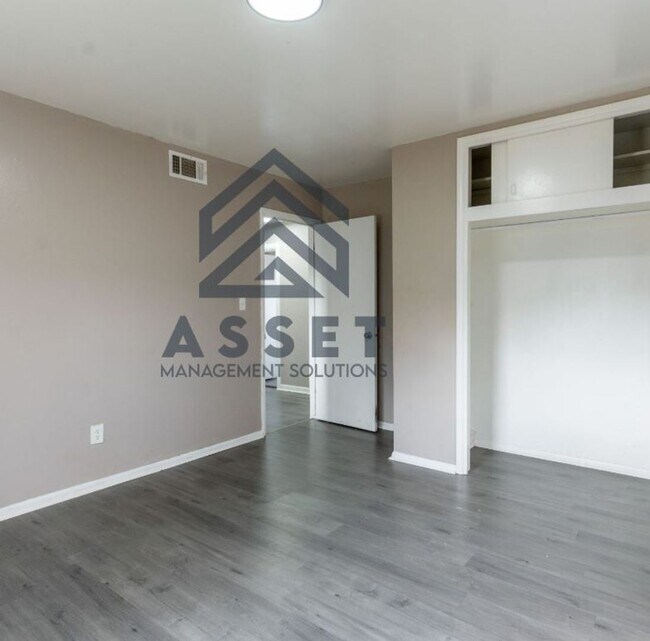 Building Photo - 4-Bedroom Available for Rent to Own & Lease!!