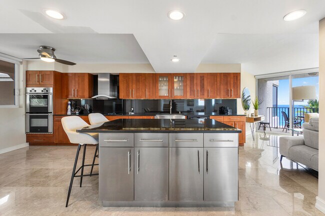 Building Photo - 2575 S Ocean Blvd
