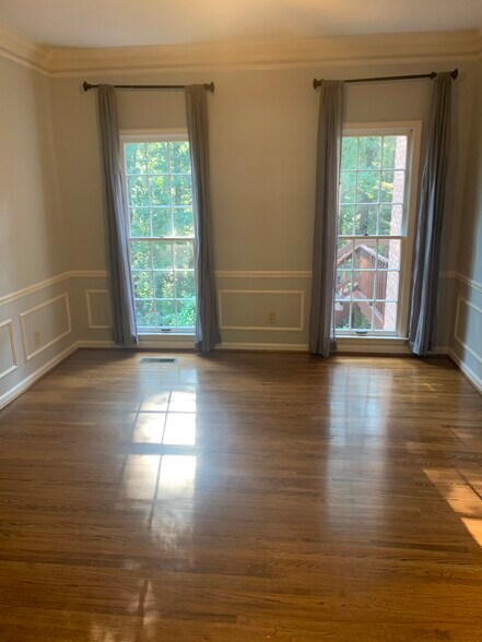 Building Photo - 2325 Spring Iris Dr