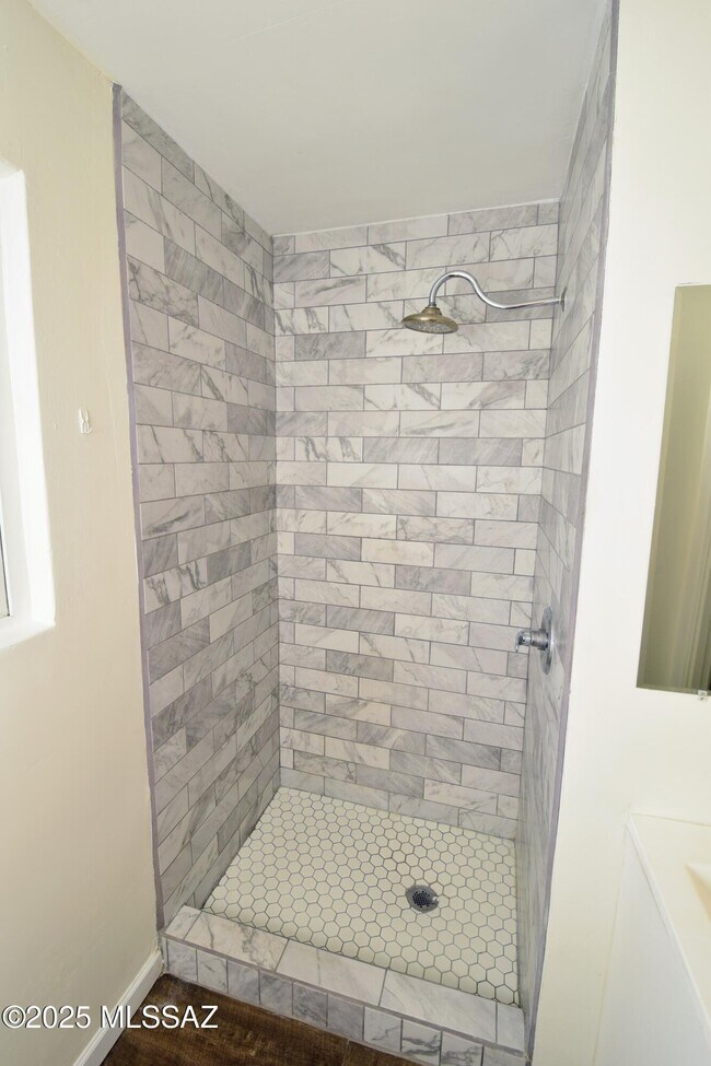 Building Photo - 4233 E Lester St