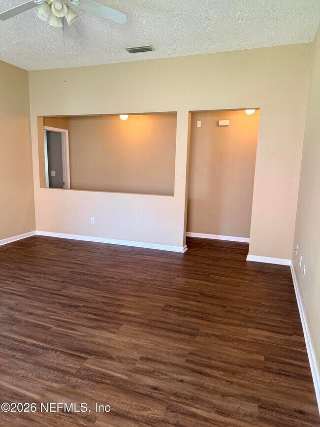 Building Photo - 1432 Heather Ct