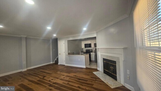 Building Photo - 12131 Salemtown Dr