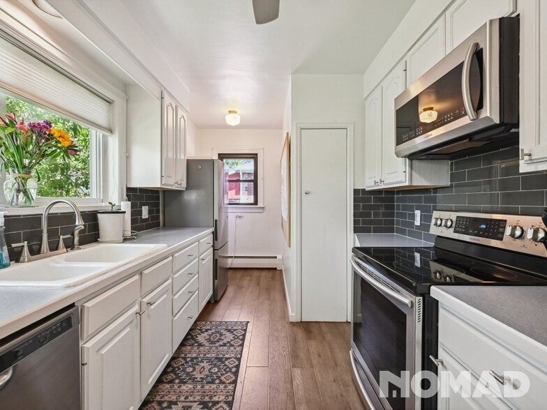 Building Photo - 4885 Stuart St