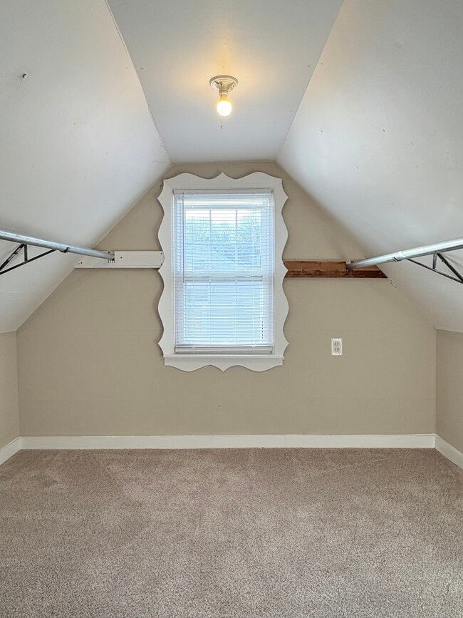 Building Photo - 707 Edgewood St