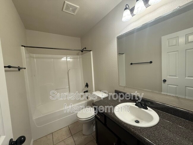 Building Photo - 14695 S Toledo Pl