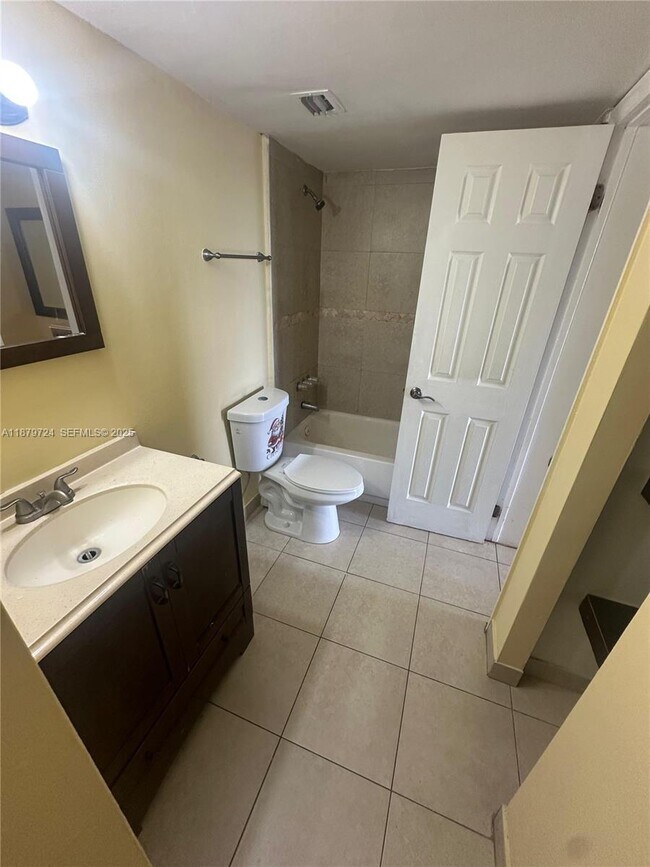 Building Photo - 496 NW 165th St