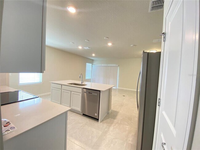 Building Photo - 2110 Charming Ave