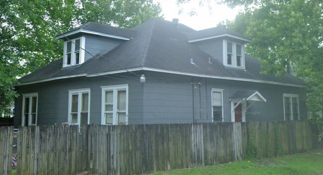 Building Photo - 4135 Highland Ave