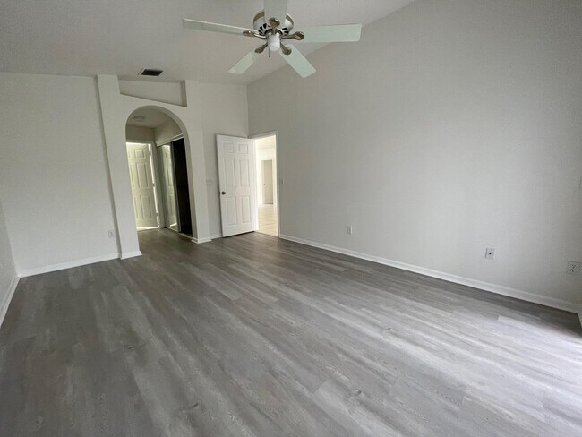Building Photo - 22875 Barrister Dr