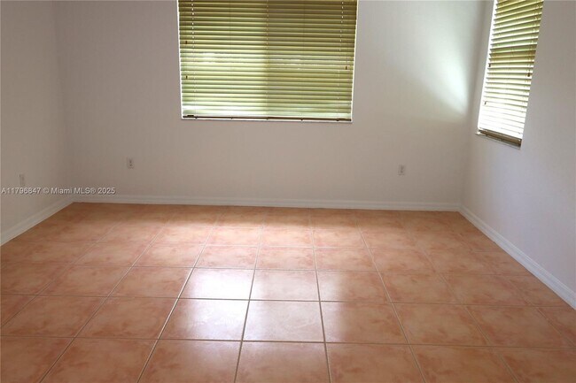 Building Photo - 2865 SW 139th Ave