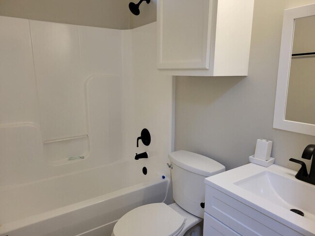 Building Photo - 119 Cedar Spring Cir