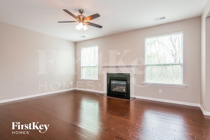 Building Photo - 3174 Helmsley Ct