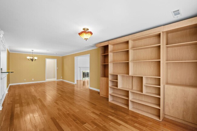 Building Photo - 3-Bedroom | 3.5-Bath Home for Rent in The Dunes – Myrtle Beach